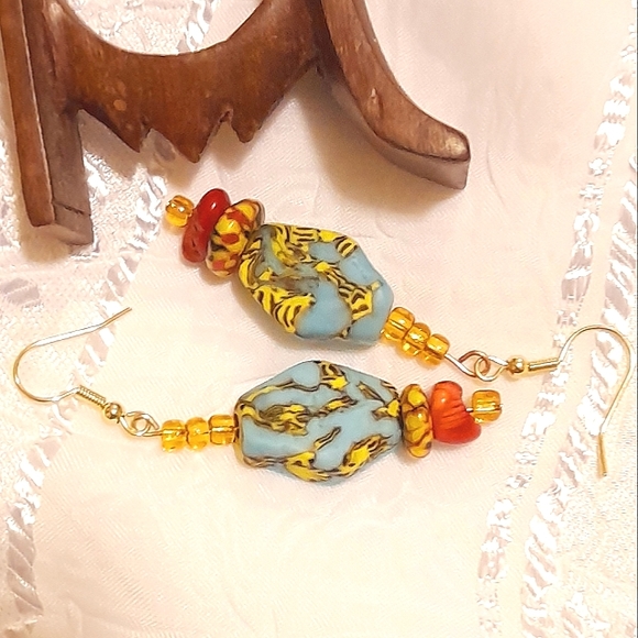 Sold! lNew Handmade recycle glass beaded drop earrings - multicolored artisan - Picture 2 of 5